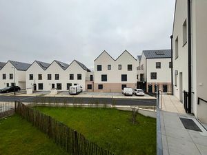 Duplex 4 pièces 82 86 m² - Bruyères-le-Châtel