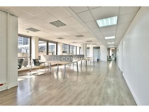Location locaux professionnels 368 m² à Saint-Cloud (92210)  7 820 €