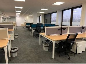 Aux bureaux de la colline  A LOUER  187 m² en plug and play  en excellent état