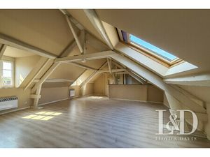 Beau T3 lumineux de 82 m² au dernier étage – Centre-ville de