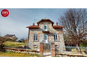 Vente maison 125 m² à Lacapelle-Viescamp (15150)  243 800 €