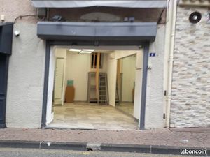 A louer saison 2026  local centre Vallon  idéalement placé