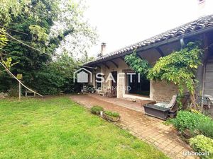 Maison 8 pièces 261 m²