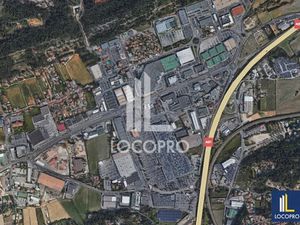 LOCATION LOCAL COMMERCIAL 712 m2 AUX PENNES MIRABEAU