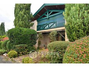 RAVISSANTE PROPRIETE AVEC PISCINE