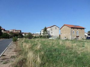 Vente terrain 701 m² à Bellevue-la-Montagne (43350)  15 772 €