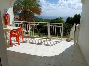 Location meublée appartement 2 pièces 35 m² à Sainte luce (97228)  750 €