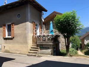 Maison de village avec terrasse