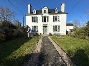 Vente maison 6 pièces 199m2 Nay 64800 - 423500 € - Surface Privée