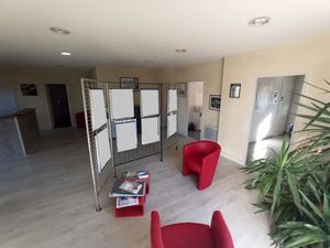 Location locaux professionnels 95.6 m² à Peyrilhac (87510)  800 €