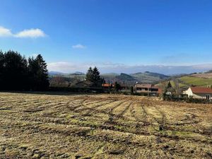 terrain constructible de 1030 m²  viabilisé et vue dominante
