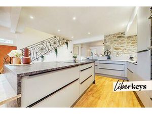 EXCLUSIVITÉ LIBERKEYS : Votre Duplex de Rêve au Cœur de Plancoët !