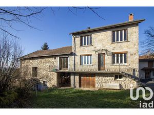 Vente maison 5 pièces 135 m² à Vertolaye (63480)  89 000 €