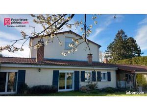 Maison 7 pièces 207 m²