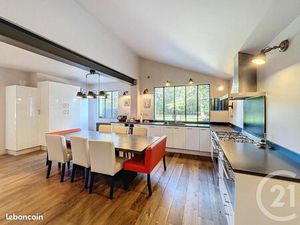 Maison 5 pièces 174 m²