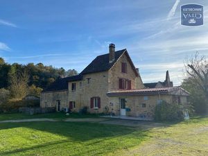 Maison à vendre 7 pièces 225 m² - Sainte-Nathalène (24) - 285 000€