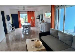 Location maison  m² T-4 à Rivière-Pilote  1 330 €