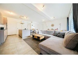 Rez-de-chaussée avec jardin  2ch + bureau & 2 parkings