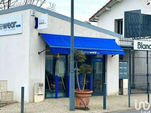 Vente Bureaux et commerces à Maubec (84660) : à vendre / 56m² Maubec