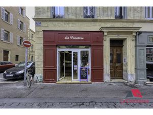 Vente locaux professionnels 57 m² à Marseille 1er (13001)  153 000 €