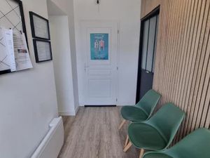 Location locaux professionnels 53 m² à La Ferté-sous-Jouarre (77260)  990 €