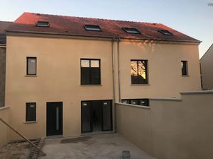 Location maison 6 pièces 156 m² à Montmagny (95360)  2 570 €