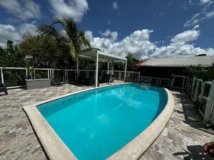 Location meublée appartement 3 pièces 50 m² à Les abymes (97139)  950 €