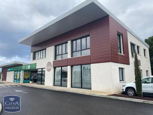 Local commercial à vendre 173 m² - Maillane (13) - 527 000€