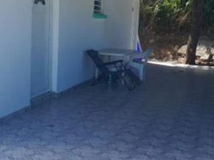 Location meublée maison 3 pièces 48 m² à Petit canal (97131)  850 €