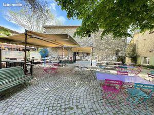 Boutique 74 m² La Garde-Adhémar