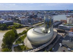 A VENDRE - IMMEUBLE UNIQUE - BORDEAUX CENTRE