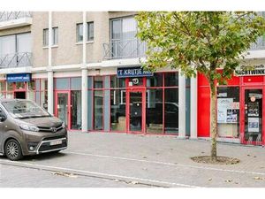 DEINZE CENTRUM - Spacieux immeuble commercial à un emplaceme