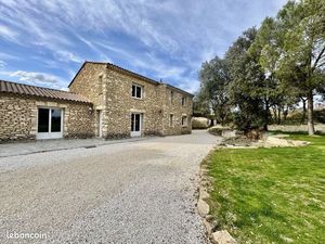 Mas 8 pièces 202 m²