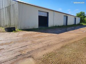 Local industriel 1 000 m²
