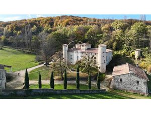 Vente propriété 25 pièces 1350 m² à Le Poët-Célard (26460)  2 980 000 €