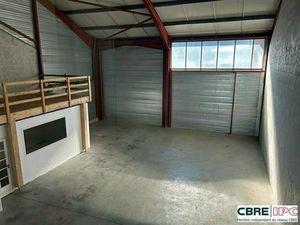 Location local d'activités ANGLET 300 m²