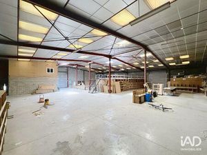 Vente commerce 1345 m² Brie-Comte-Robert (77170)