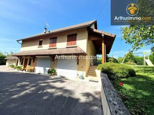 LONS Nord (39 JURA)  à vendre maison 165 m²  4 chambres  8 pièces  1 piscine  4 garages  t