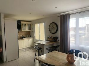 Vente appartement 3 pièces 61 m² à Sainte-genevieve-des-bois (91700)  153 000 €