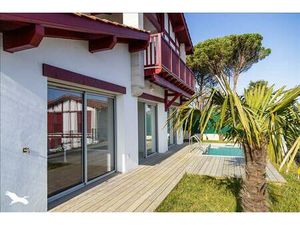 Vente maison 5 pièces 111 m² Urrugne (64122)