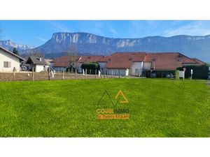 Terrain constructible plat et au calme