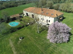 Vente maison 8 pièces 280 m² à Champagne-Mouton (16350)  299 950 €