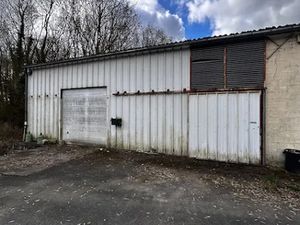 Location locaux professionnels 200 m² à Le Cateau-Cambrésis (59360)  700 €