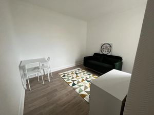 Location meublée appartement 1 pièce 17 m² à Puteaux (92800)  920 €