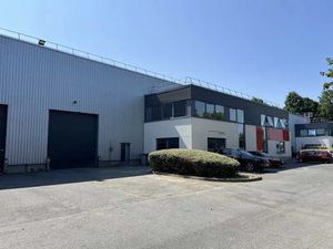 À louer : Espace industriel 470 m² avec accès direct Roissy et réseau autoroutier