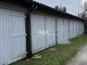 Parking/box 1 pièce 18 m²