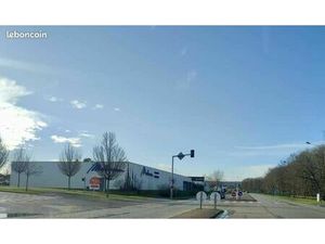 Local commercial 1 150 m²