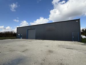 Vente locaux professionnels 390 m² à Beurlay (17250)  312 700 €