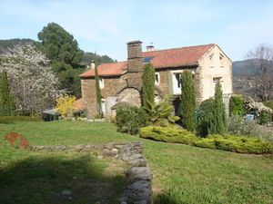 Location maison 5 pièces 135 m² à Le Collet-de-Dèze (48160)  890 €