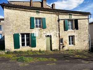 Vente maison 6 pièces 100 m² à Beaulieu-sur-Sonnette (16450)  25 000 €